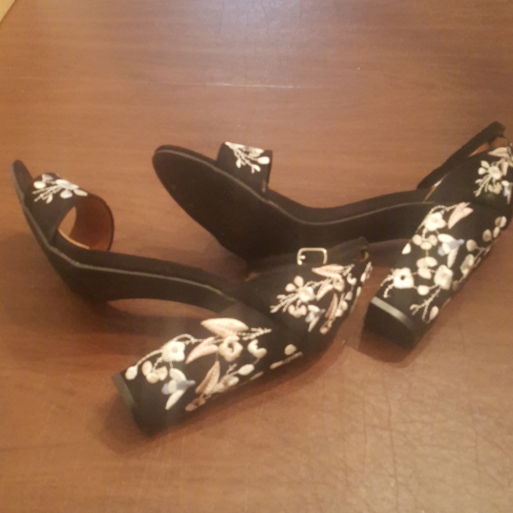 Shoes - Picture 3 of 5